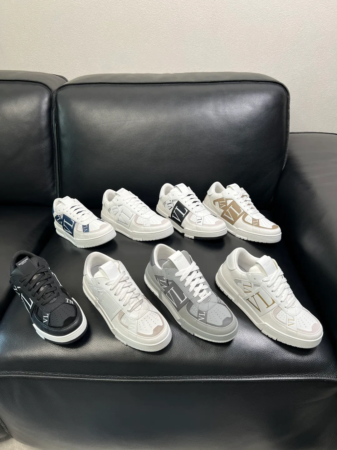 Men's shoes 💰660 VALENTINO High quality top craftsmanship Valentino, sports sneakers counter synchronization, uppers imported from Italy, high-quality splicing colorful complex crafts, imported cowhide lining soft and comfortable, soles: original soles specially provided by the original factory, T men's shoes 💰U exclusive movable molded soles super comfortable, original factory and single goods, welcome to compare, couple size 39-44 (customized 45)